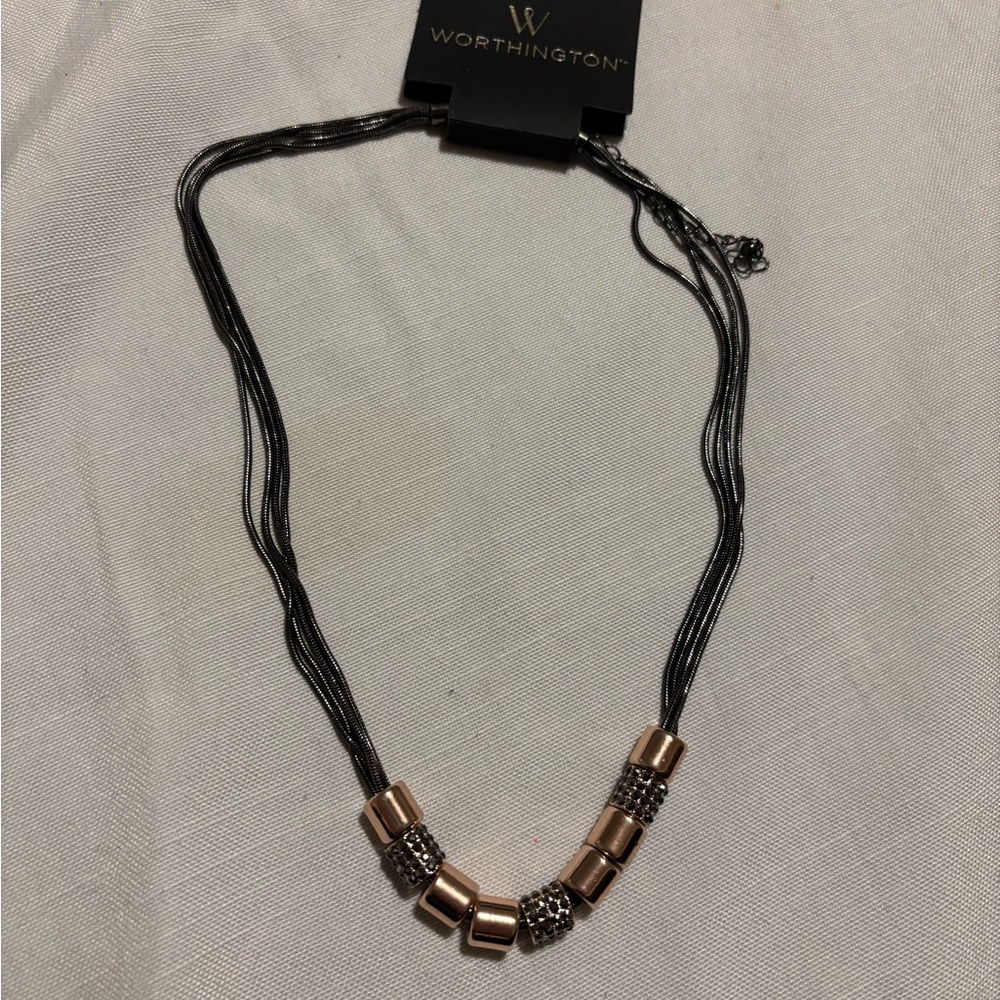 Elegant Black and Gold Necklace